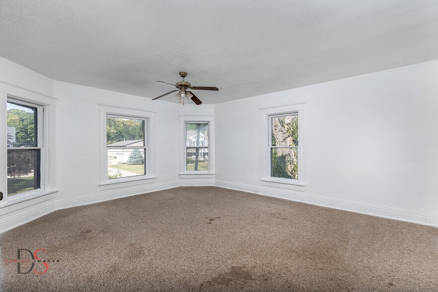 More Photos Of 131 Church st, North Utica Specialty For Sale