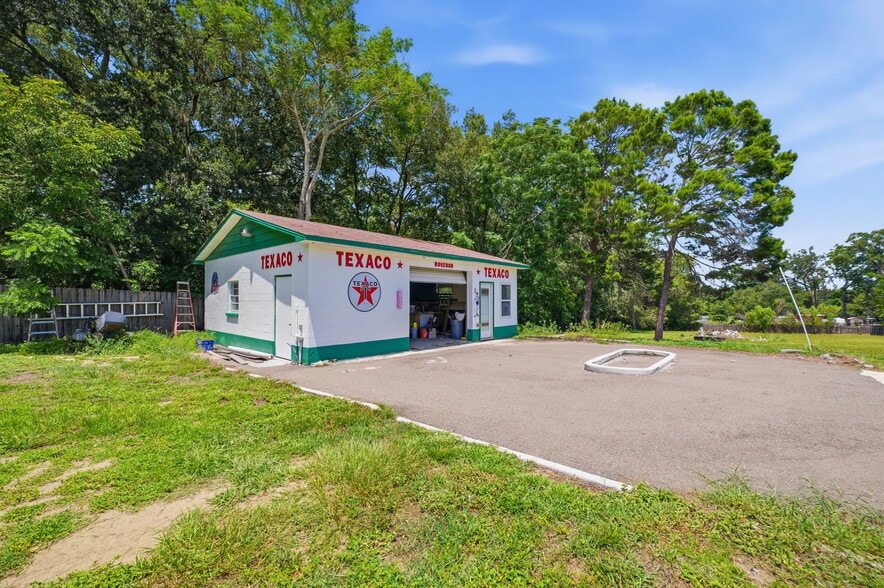 More Photos Of 8744 Gall Blvd, Zephyrhills Hotel For Sale