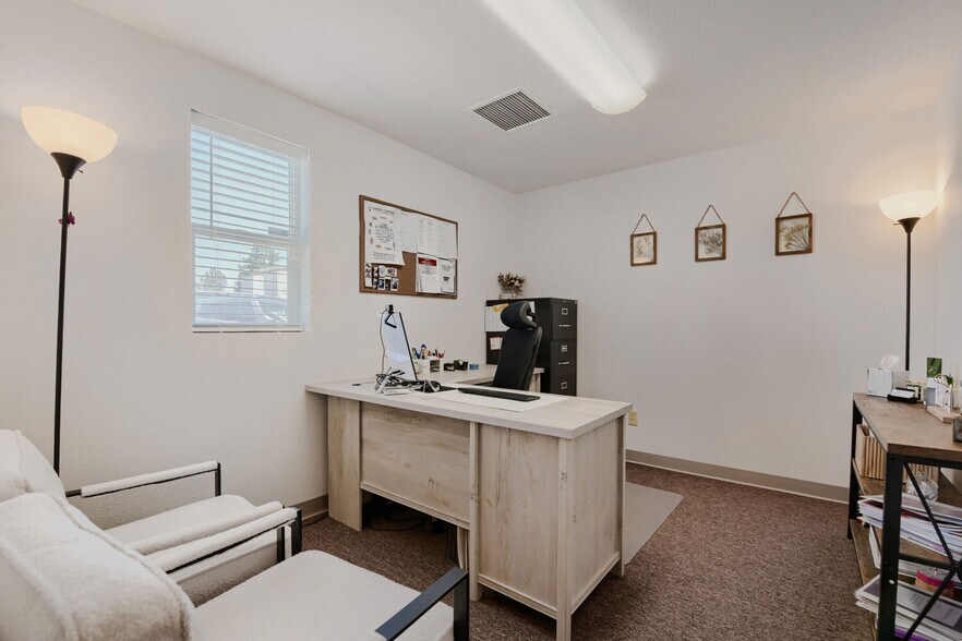 More Photos Of 641 E 112th Ave, Northglenn Veterinarian Kennel For Sale