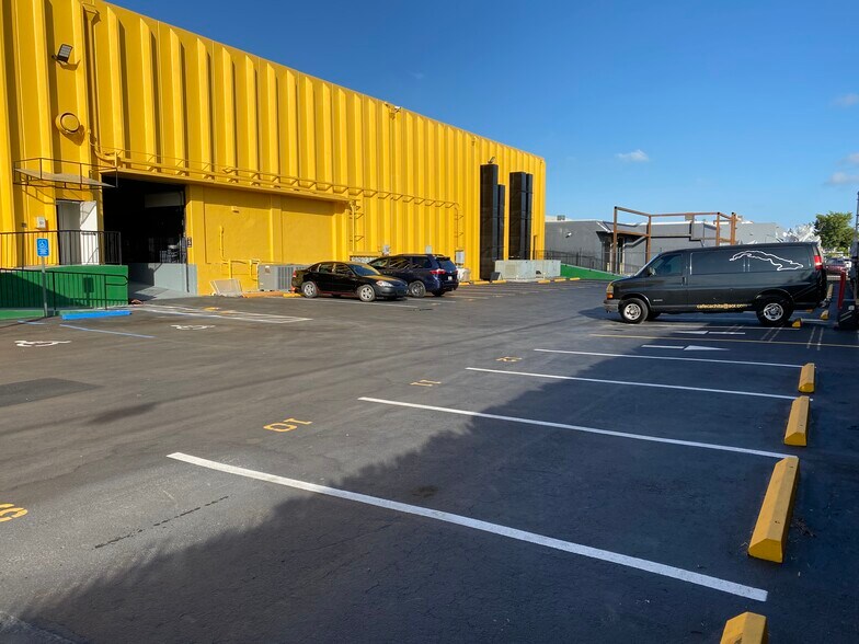 More Photos Of 7355 NW 41st St, Miami Warehouse For Sale