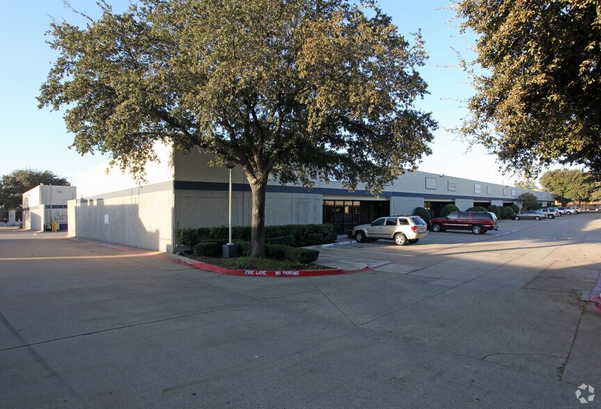 2154 W Northwest Hwy, Dallas, TX 75220 For Lease