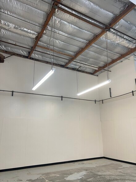 More Photos Of 1181 N 4th St, San Jose Light Manufacturing For Lease