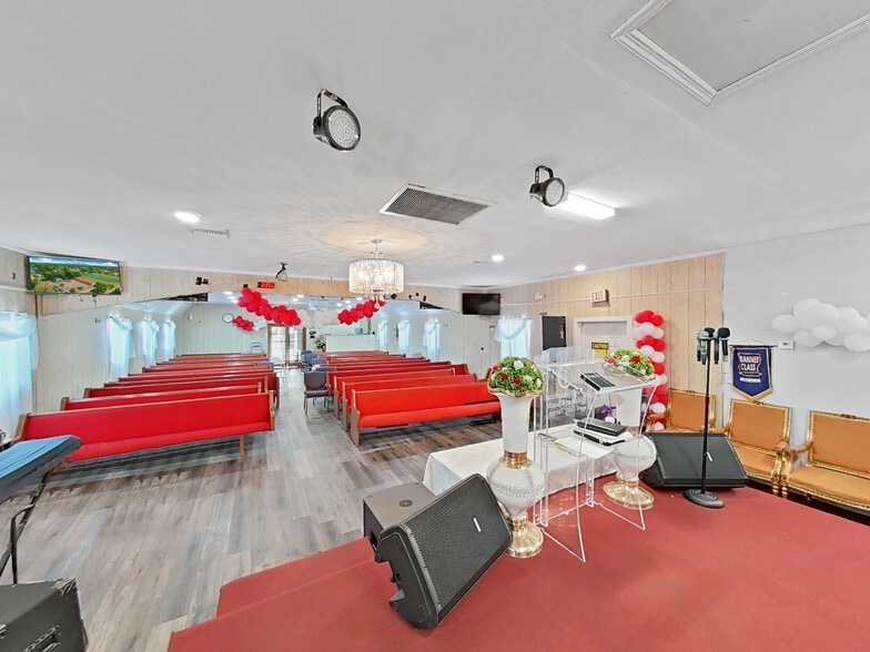 More Photos Of 3201 E Genessee St, Tampa Religious Facility For Sale