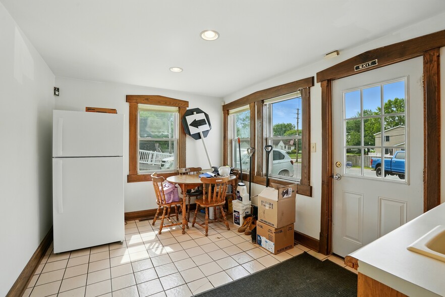 More Photos Of 137 E Joliet St, Schererville Office For Sale