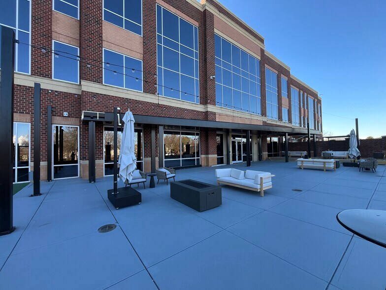 More Photos Of 701 Brookfield Pky, Greenville Office For Lease