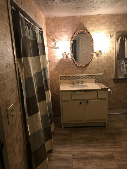 More Photos Of 1 Adams Ave, Evansville Multifamily For Sale