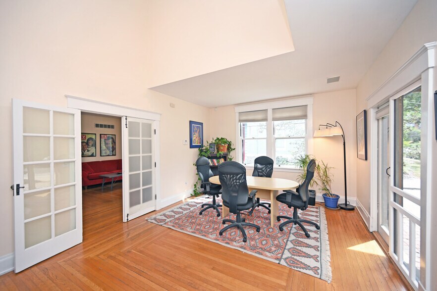 More Photos Of 2150 Alpine Pl, Cincinnati Office Residential For Lease