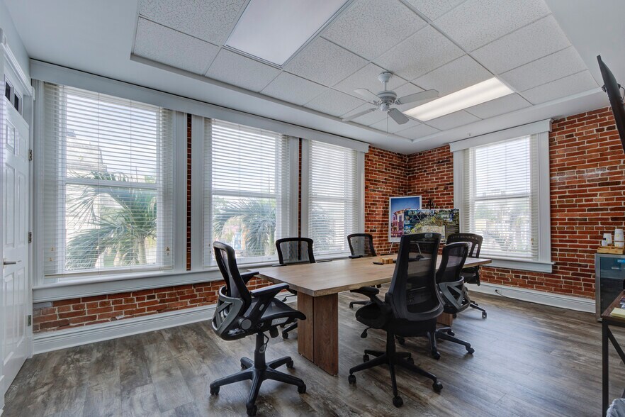 More Photos Of 2320 First St, Fort Myers Apartments For Sale