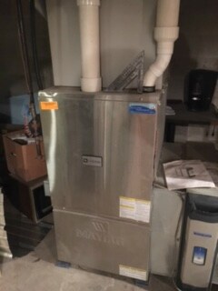 More Photos Of 1302 S Madison St, Ludington Bar For Sale