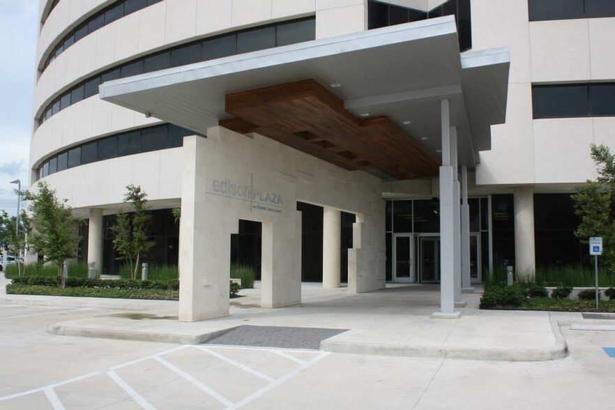More Photos Of 350 Pine St, Beaumont Office For Lease