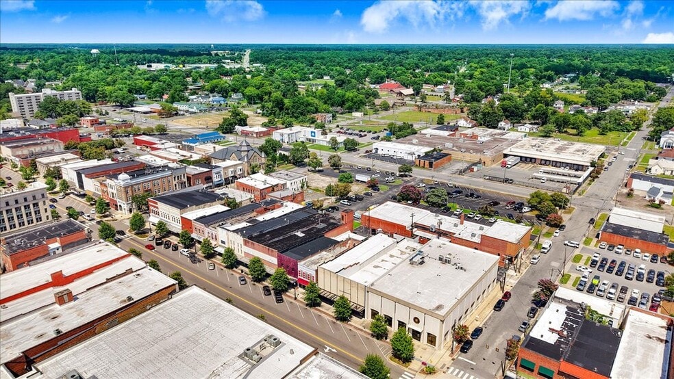 More Photos Of 111 N Queen St, Kinston Storefront For Sale