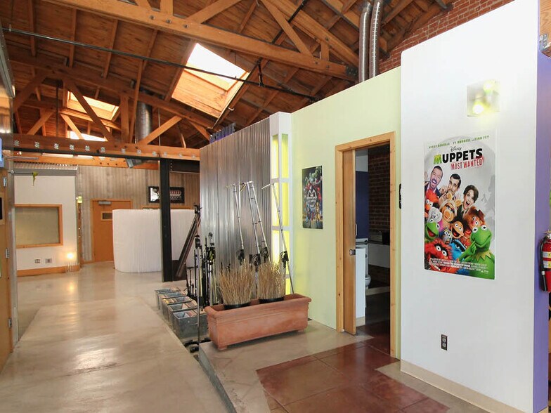 More Photos Of 449 S San Fernando Blvd, Burbank Loft Creative Space For Lease