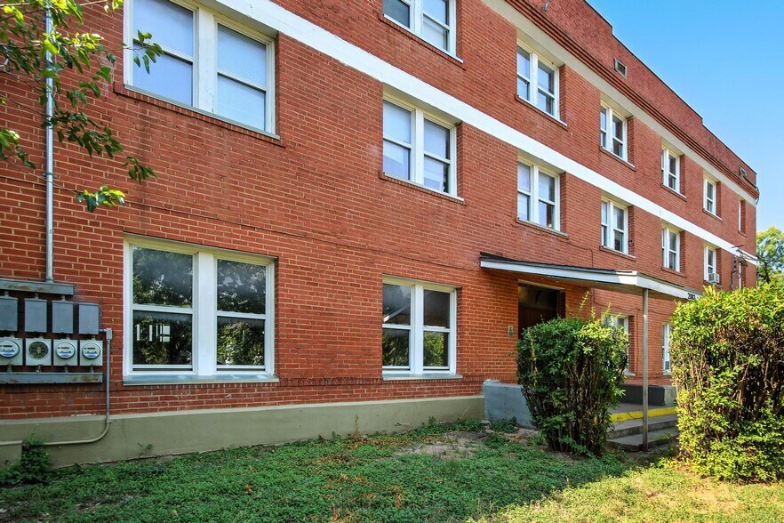 More Photos Of 1705 S 3rd St, Abilene Apartments For Sale