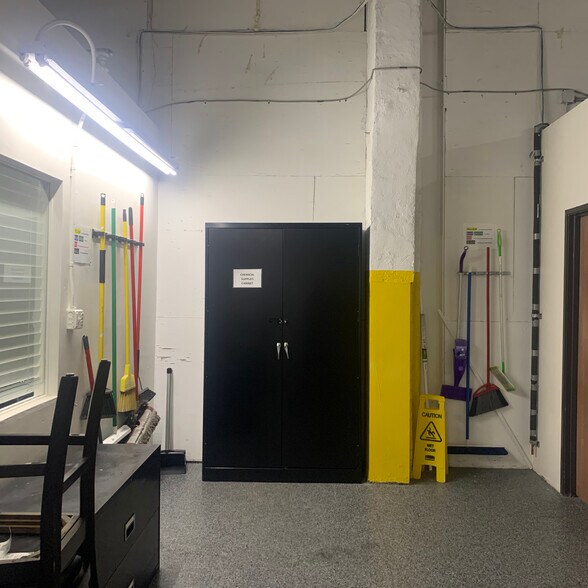 More Photos Of 1937-2035 E Vernon Ave, Vernon Refrigeration Cold Storage For Lease