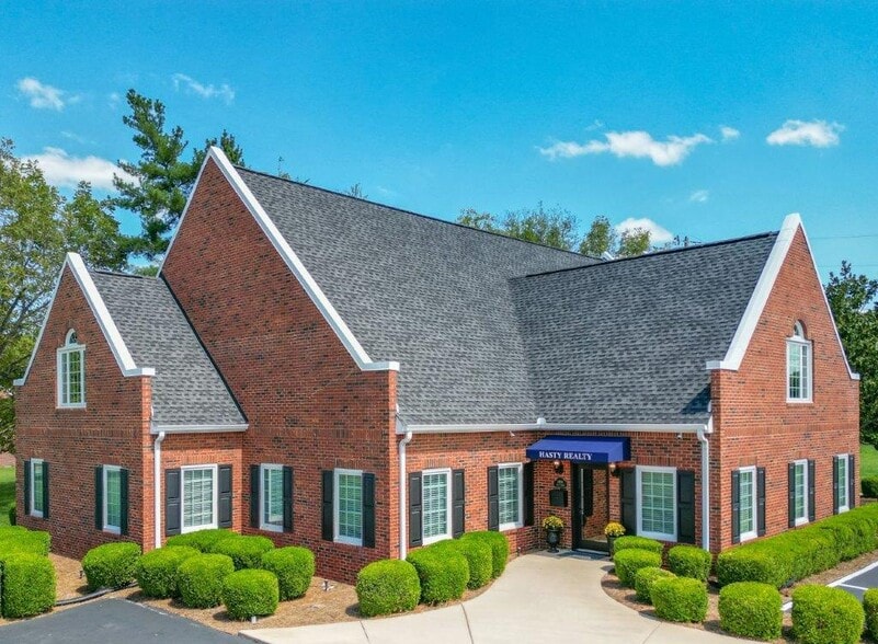 Primary Photo Of 1404 N Main St, Shelbyville Office Residential For Lease