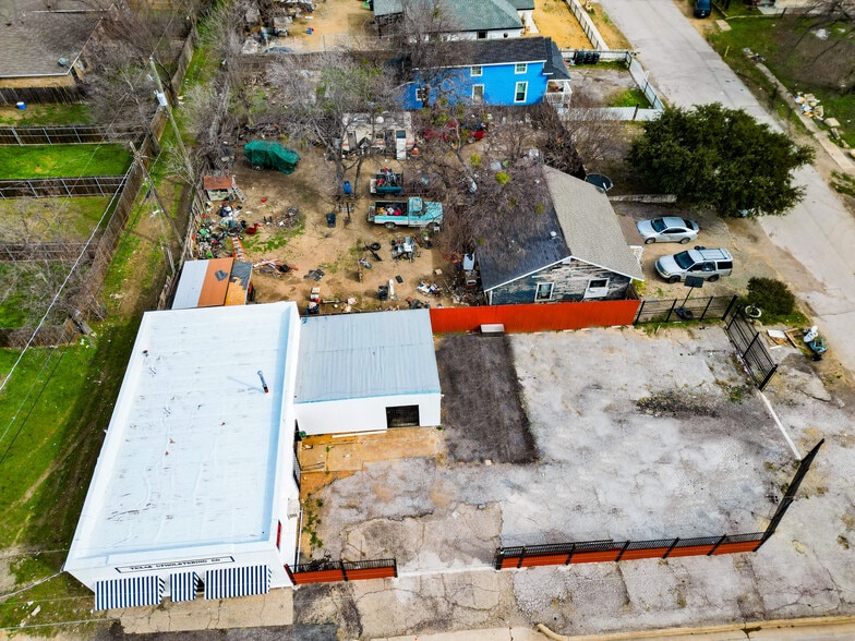 More Photos Of 411 S Riverside Dr, Fort Worth Storefront Retail Office For Sale