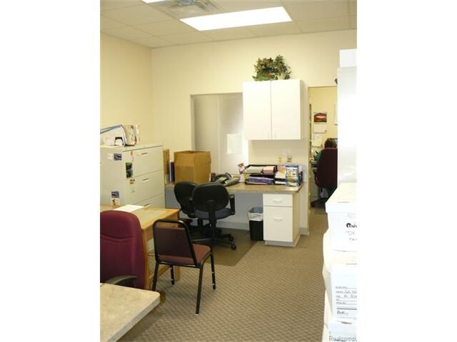 More Photos Of 27500 Hoover Rd, Warren Medical For Lease
