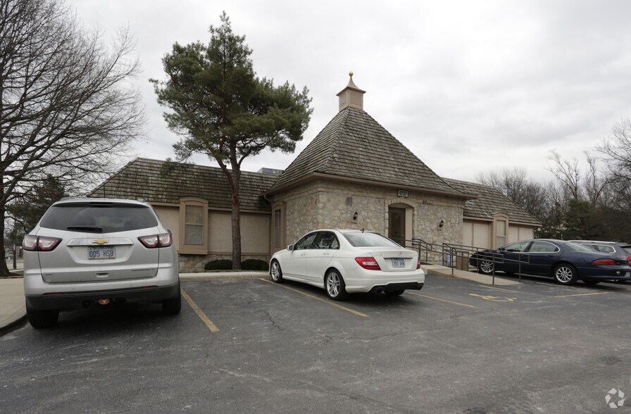 More Photos Of 4707 College Blvd, Leawood Office For Lease