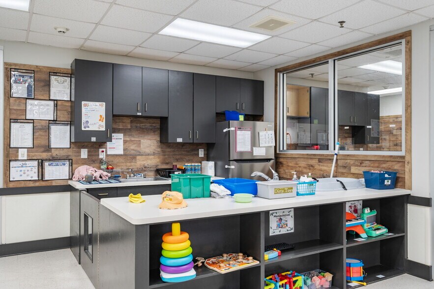 More Photos Of 10002 Camino Bandera, San Antonio Daycare Center For Sale