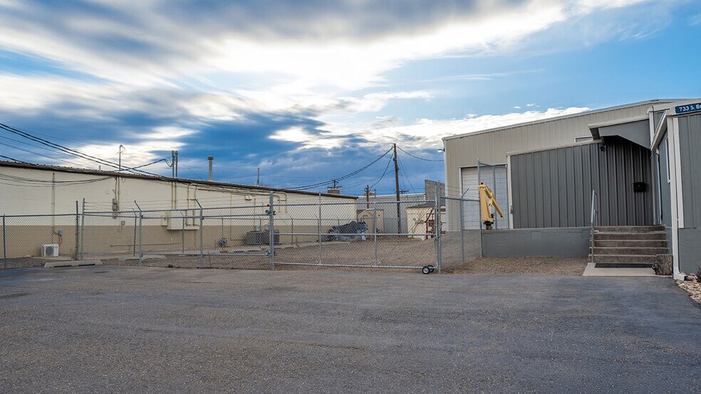 More Photos Of 733 S Bowen St, Longmont Warehouse For Sale