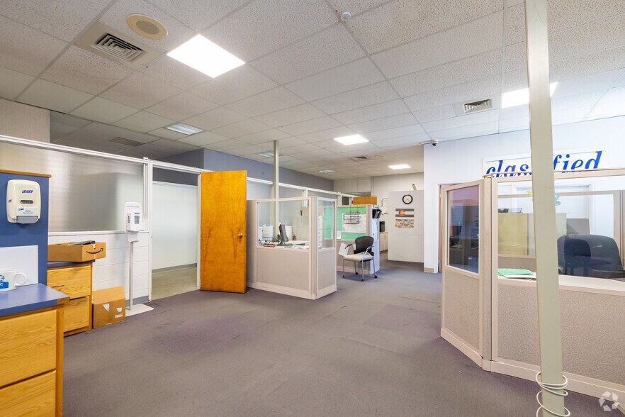 More Photos Of 825 W 6th St, Pueblo Light Distribution For Sale