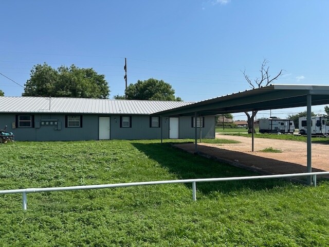 More Photos Of 701 S Avenue F, Haskell Hotel For Sale