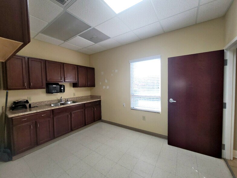 More Photos Of 2356 John Smith Rd, Fayetteville Medical For Lease