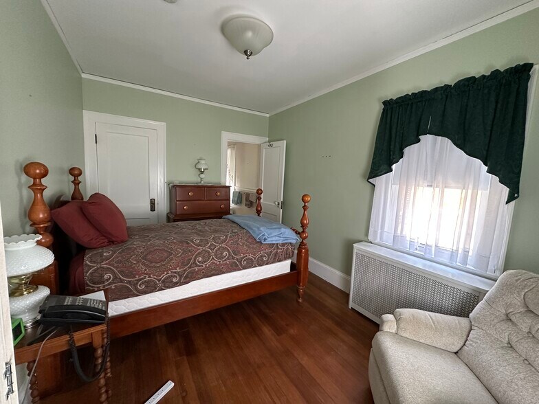 More Photos Of 652 Main St, North Oxford Religious Facility For Sale