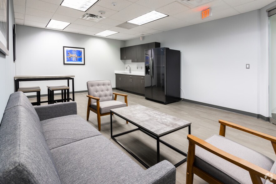 More Photos Of 8201 Corporate Dr, Landover Office For Lease