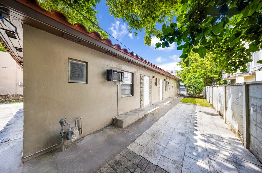 More Photos Of 1035 NW 4th St, Miami Apartments For Sale