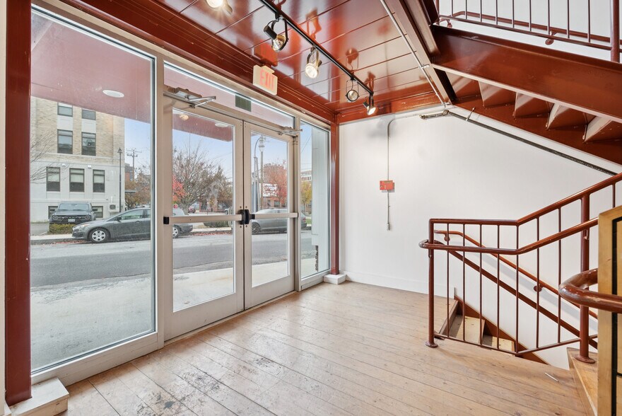 More Photos Of 125 Kennebec St, Portland Freestanding For Sale