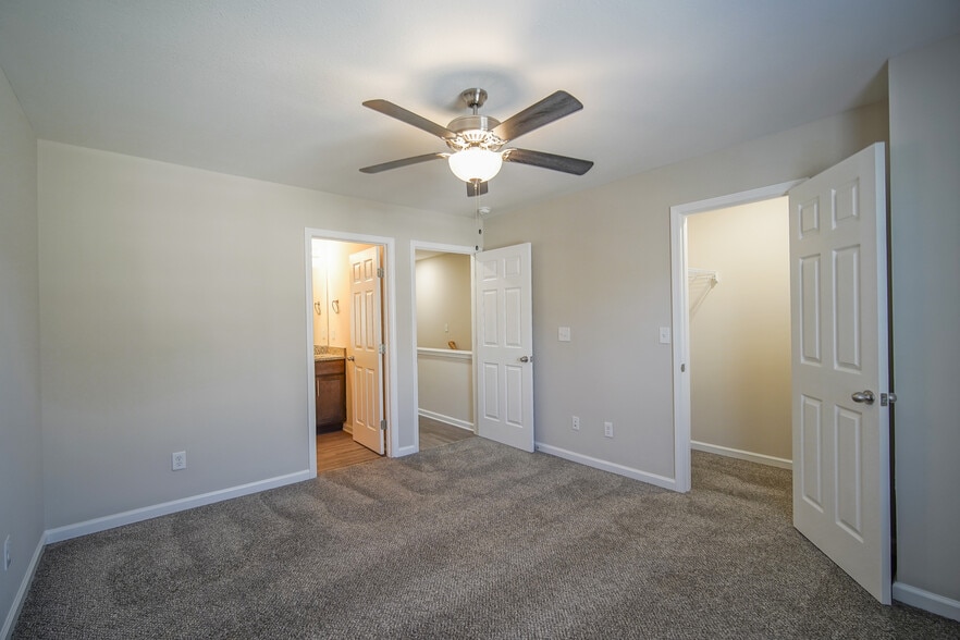 More Photos Of 162 Jack Miller Blvd, Clarksville Apartments For Sale