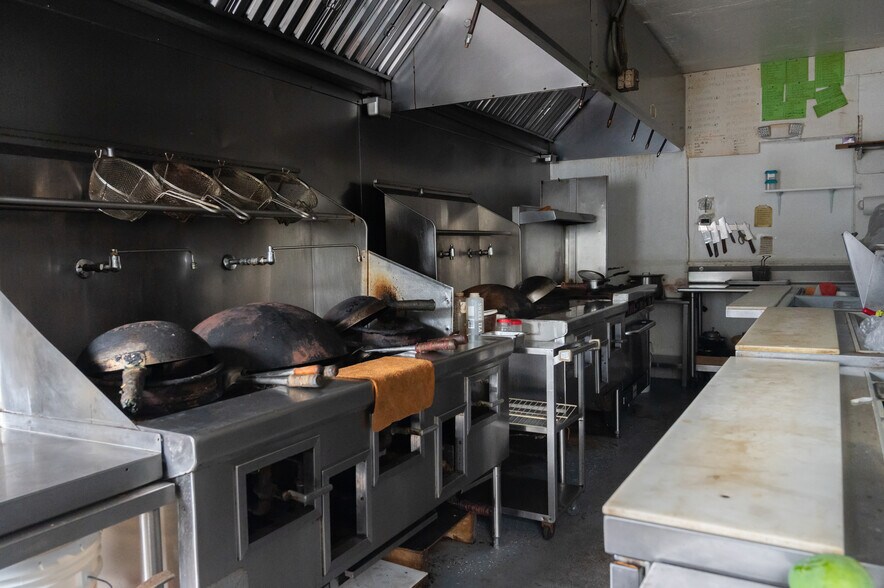 More Photos Of 3616 W Paxton Ave, Tampa Restaurant For Sale