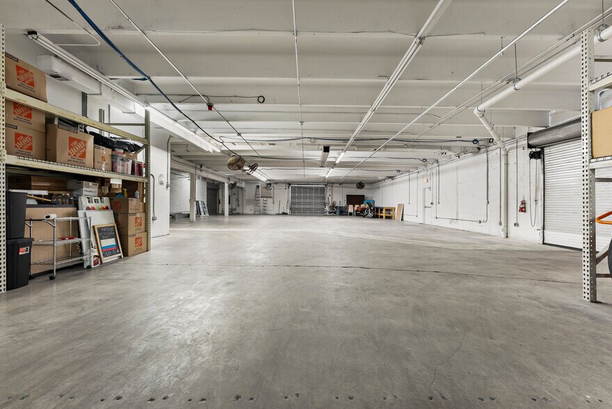 More Photos Of 2000 N Federal Hwy, Delray Beach General Retail For Lease