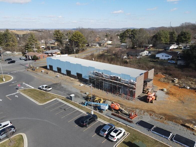 More Photos Of 110 Whitewood Blvd, Johnson City General Retail For Lease