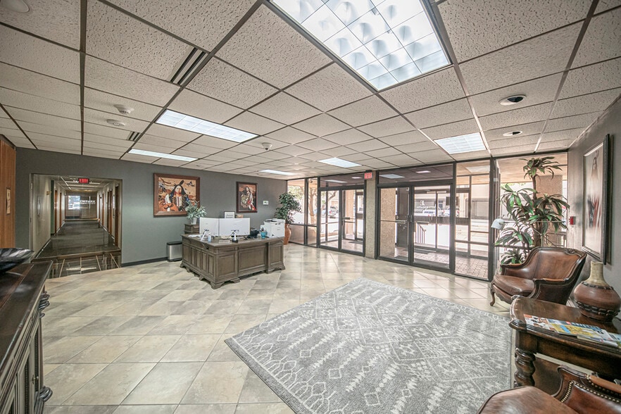 More Photos Of 125 W Missouri Ave, Midland Office For Lease