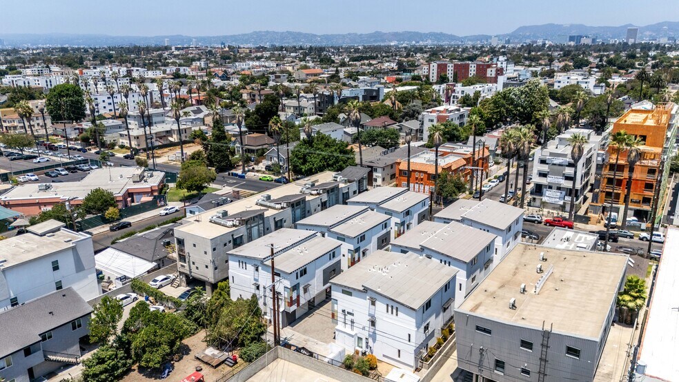 More Photos Of 1168 W 36th Pl, Los Angeles Apartments For Sale