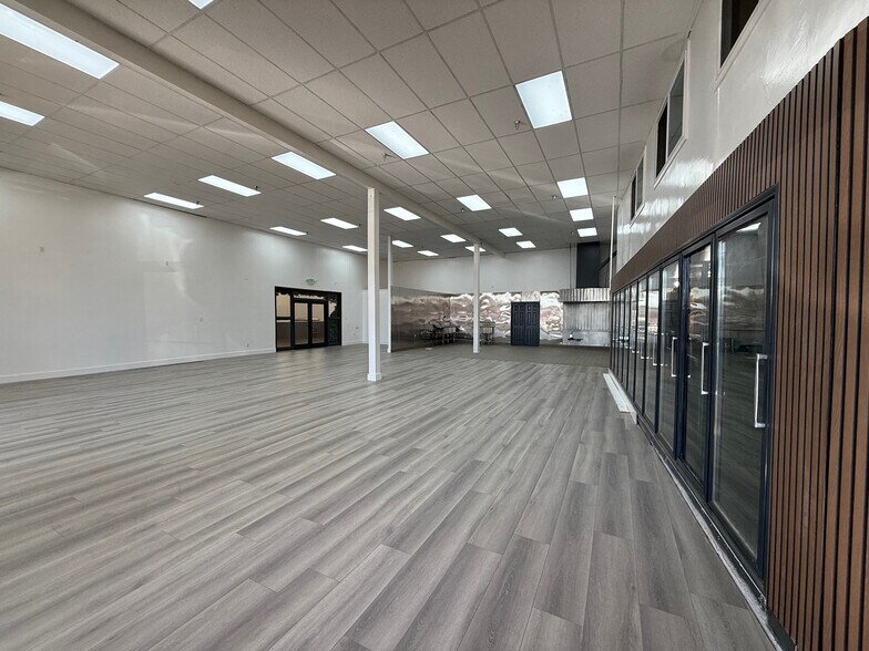 More Photos Of 1933 E Gage Ave, Los Angeles Storefront Retail Office For Lease