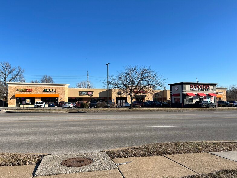 More Photos Of 318 Mid Rivers Mall Dr, Saint Peters Unknown For Lease