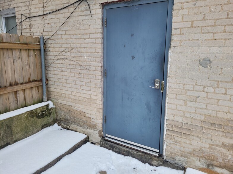 More Photos Of 4476 N 29th St, Milwaukee Freestanding For Sale