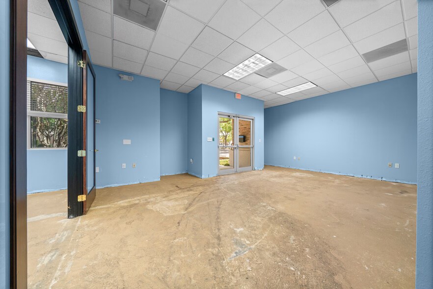 More Photos Of 5885 Central Ave, Saint Petersburg Office For Lease