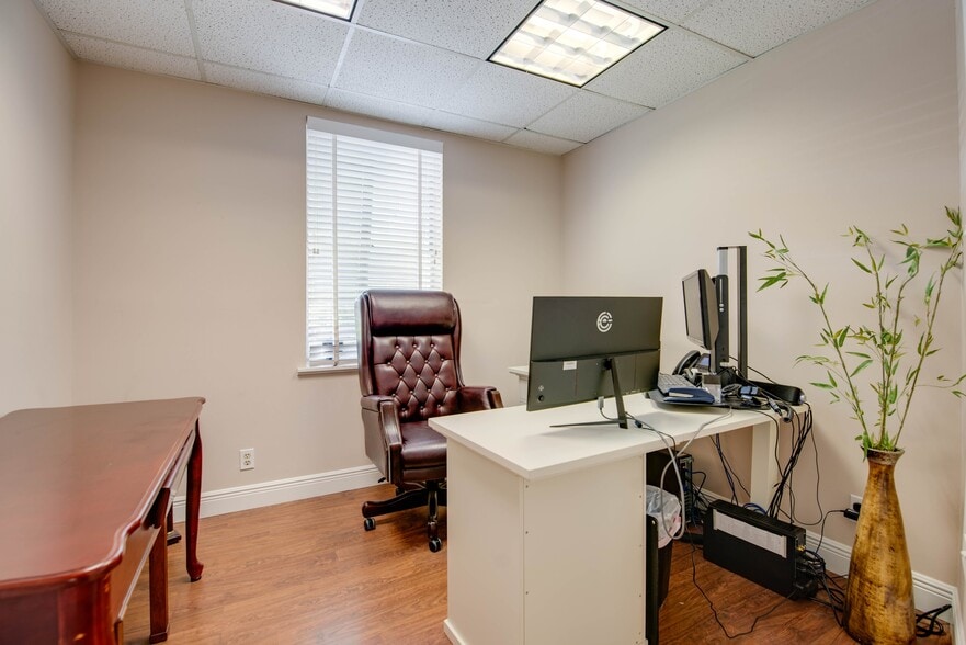 More Photos Of 604 Whitehead St, Key West Medical For Sale