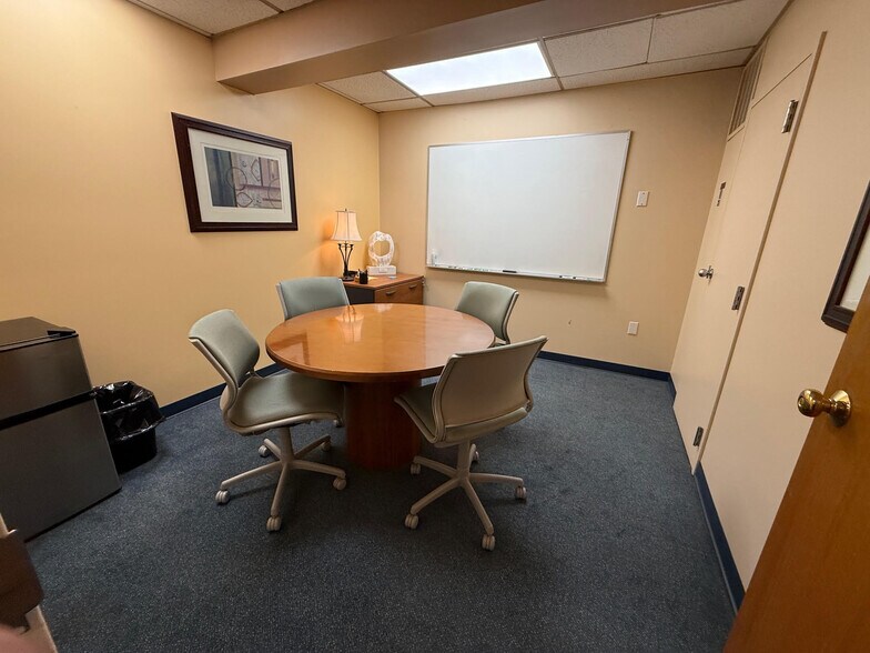 More Photos Of 288 Walnut St, Newton Office For Lease