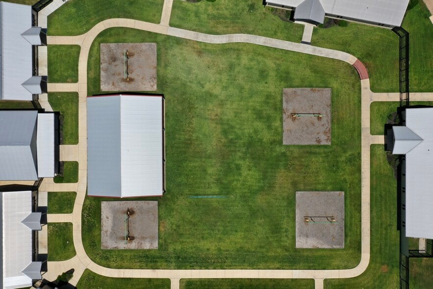 More Photos Of 4150 Highway 36 S, Brenham Shelter For Sale