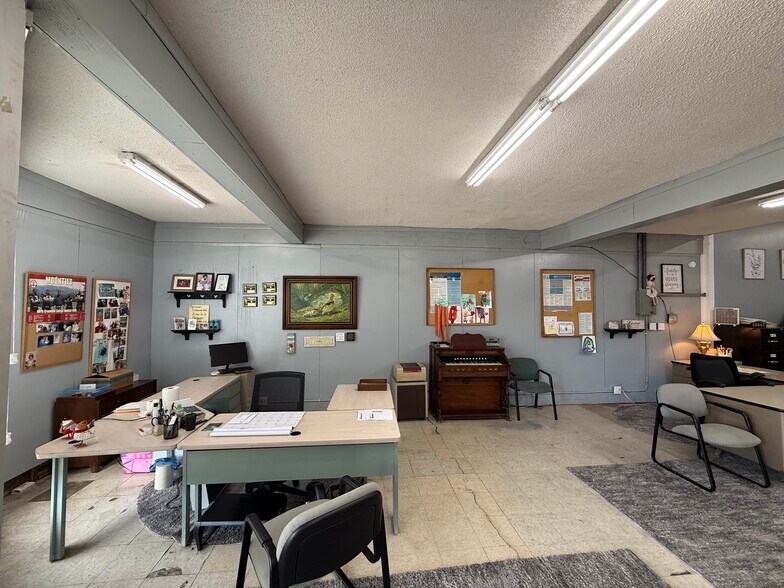 More Photos Of 109 E Main St, Andrews Specialty For Sale