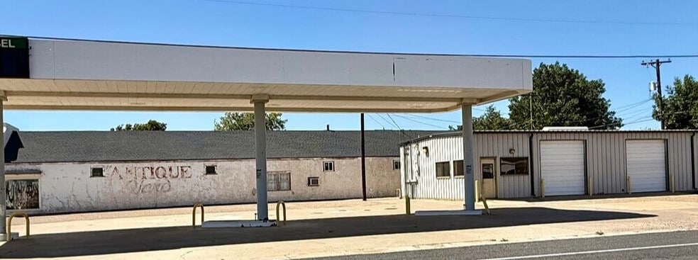 Primary Photo Of 305 N 9th St, Slaton Service Station For Sale