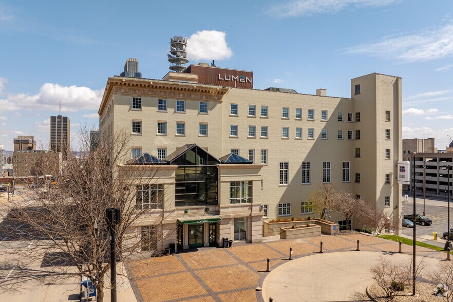 More Photos Of 2027 Dodge St, Omaha Coworking Space