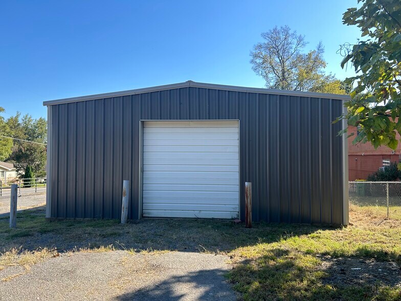 More Photos Of 6709 Wayne Dr, North Little Rock Service For Lease