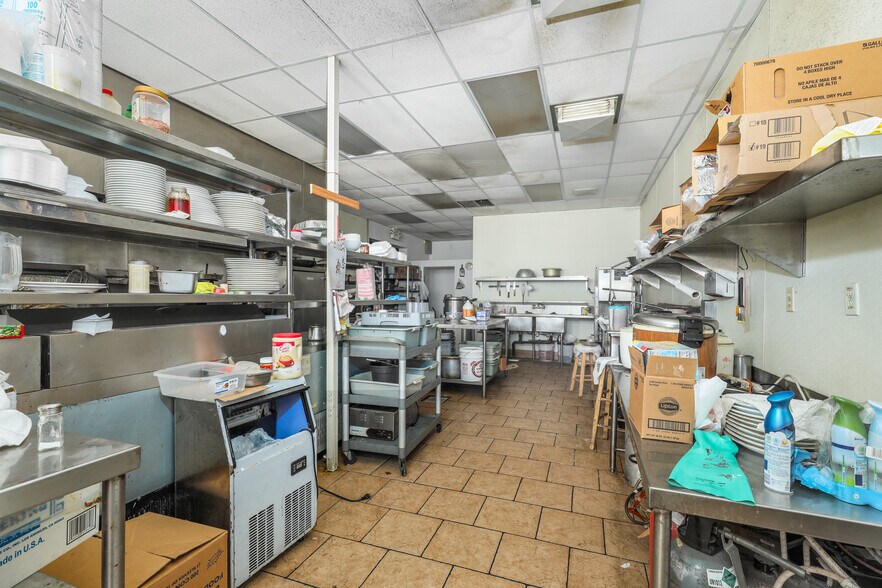 More Photos Of 1137 Walnut St, Red Bluff Restaurant For Sale