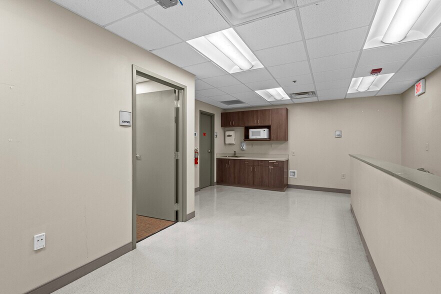 More Photos Of 75-35 S Mcbee Ave, Greenville Storefront Retail Office For Lease